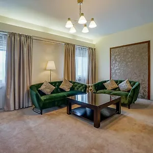 Lovely - 3 Bdr. Serviced In Old Town , Bucharest Romania